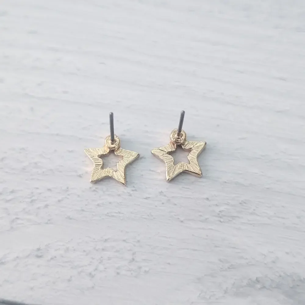 Gold Tone Star Design 3/8